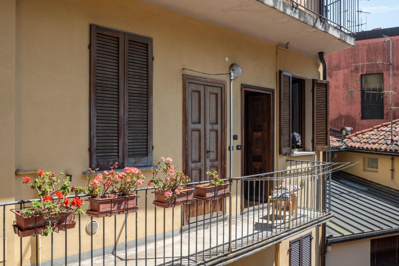 Como Renovated Apartment Exterior foto